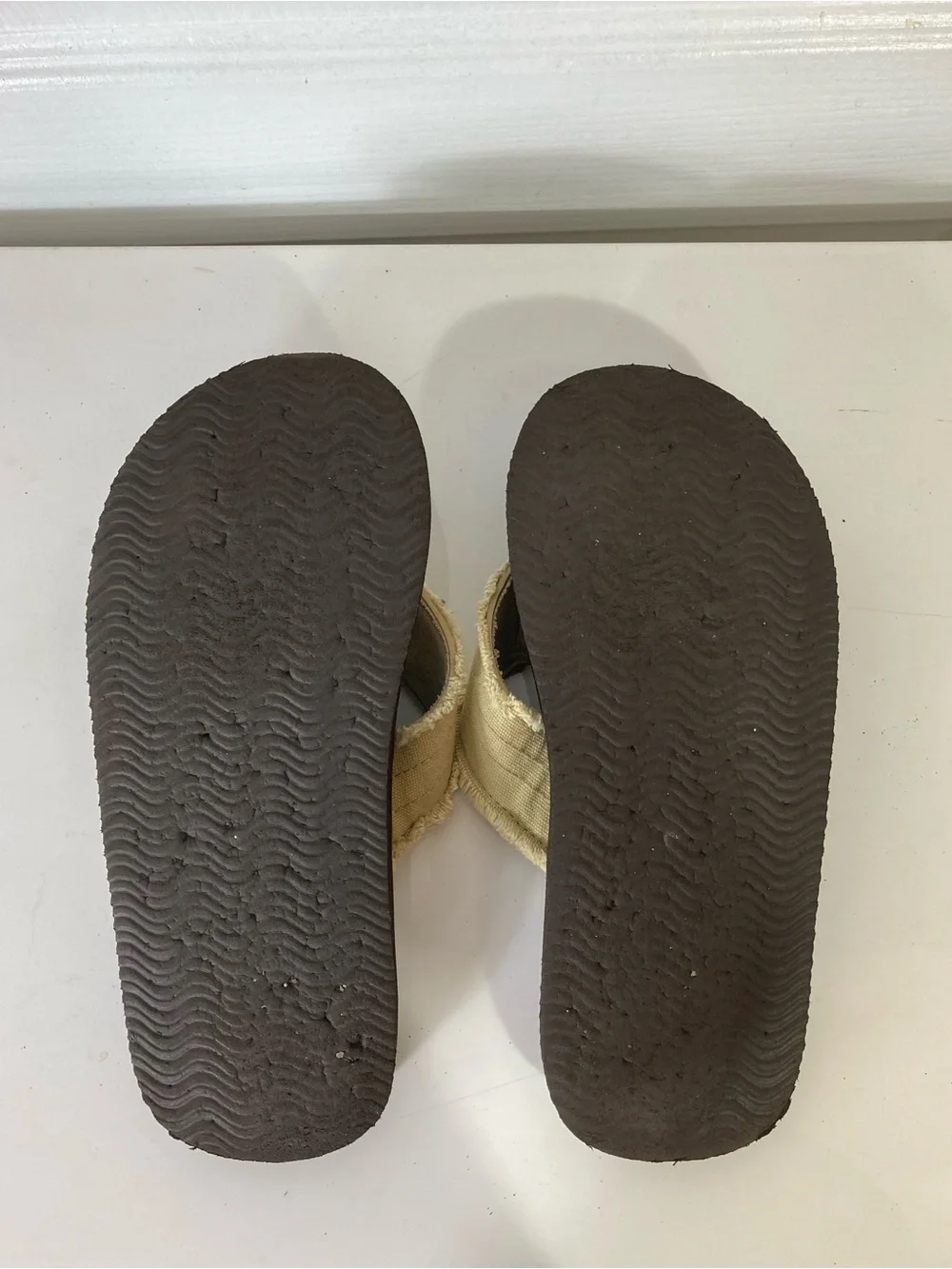 MILLER LITE Sandals Men 8 Brown Canavas Thong Beige Logo Graphic